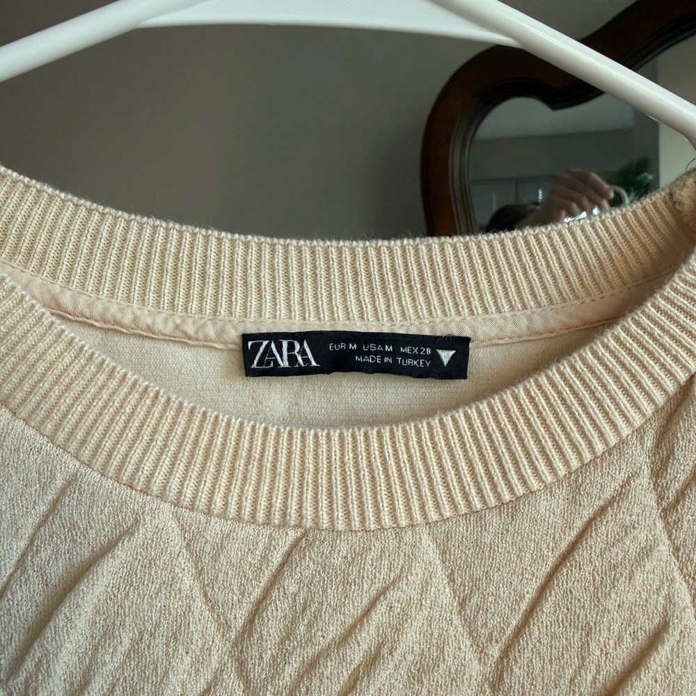 ZARA Cream Quilted Crewneck Sweatshirt - Picture 2 of 3